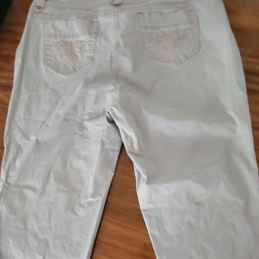 Capri pants - Picture 3 of 4